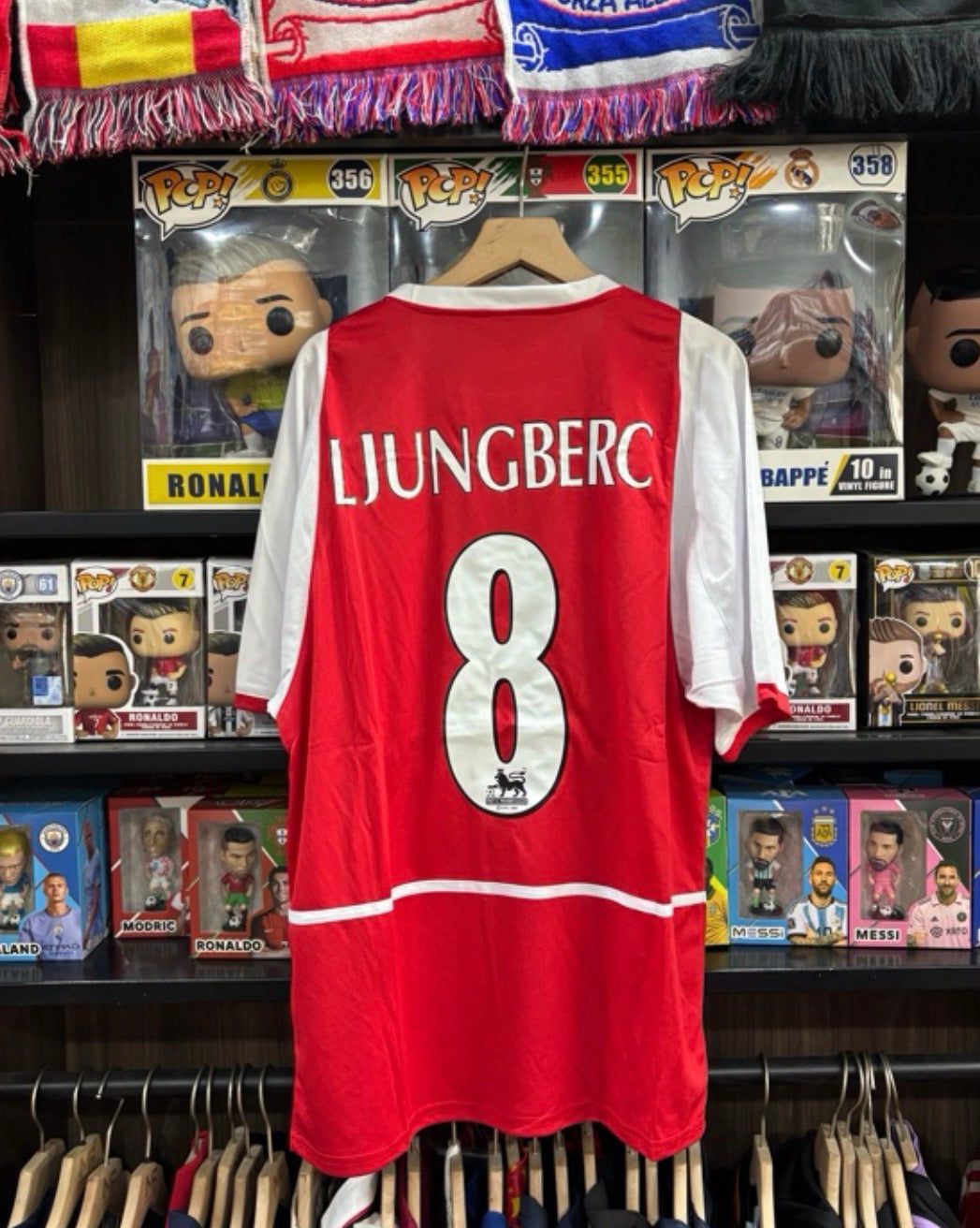 ARSENAL 2001 LJUNGBERC