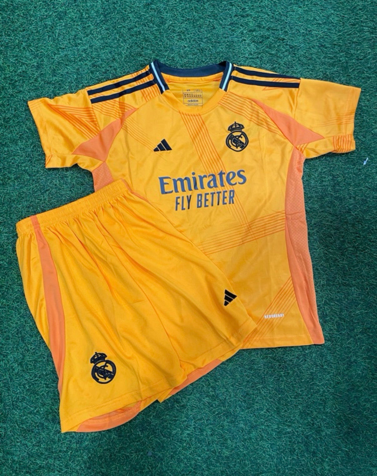 CONJUNTO REAL MADRID VISITANTE 24/25