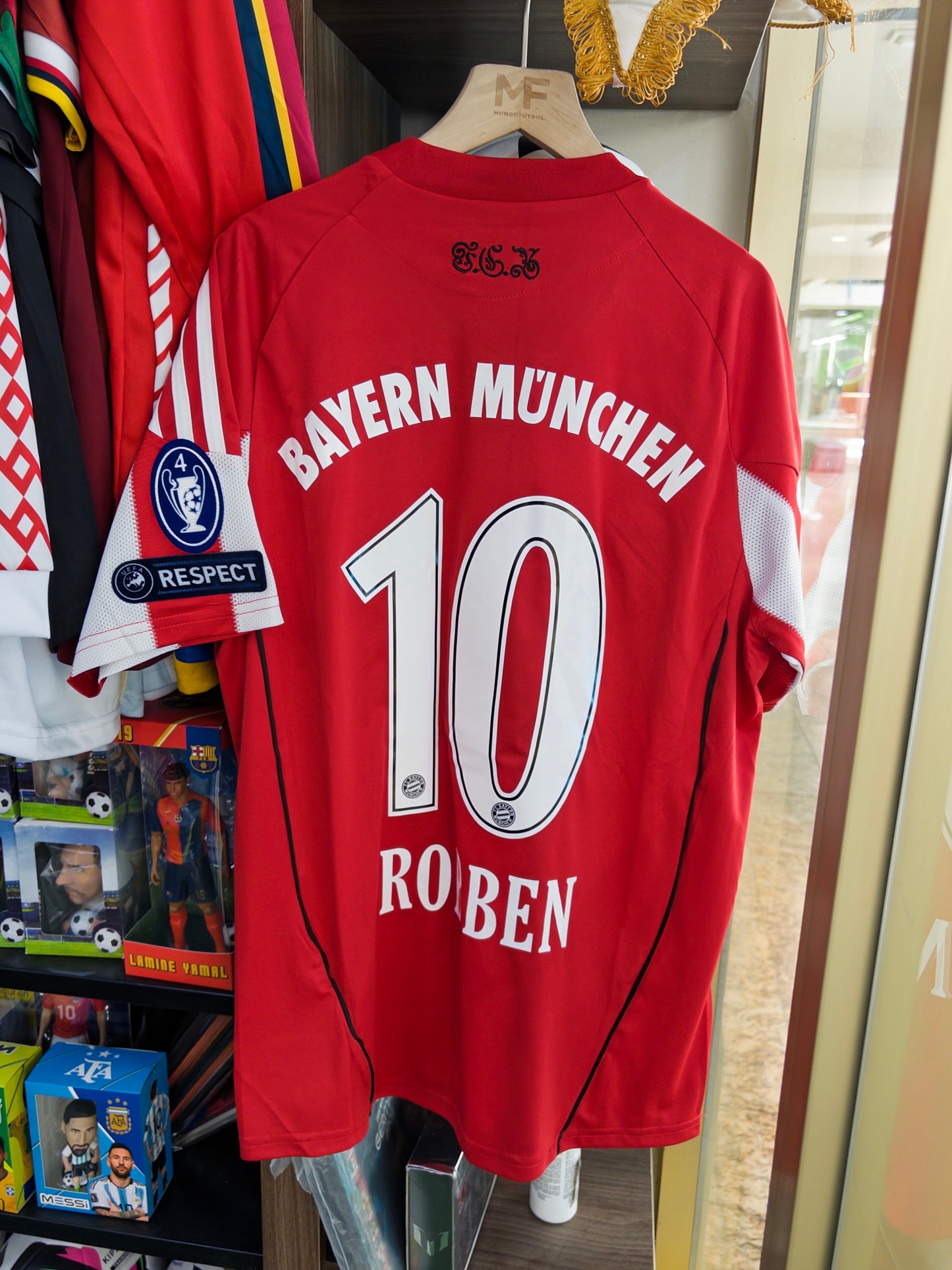 BAYERN MUNICH 10/11