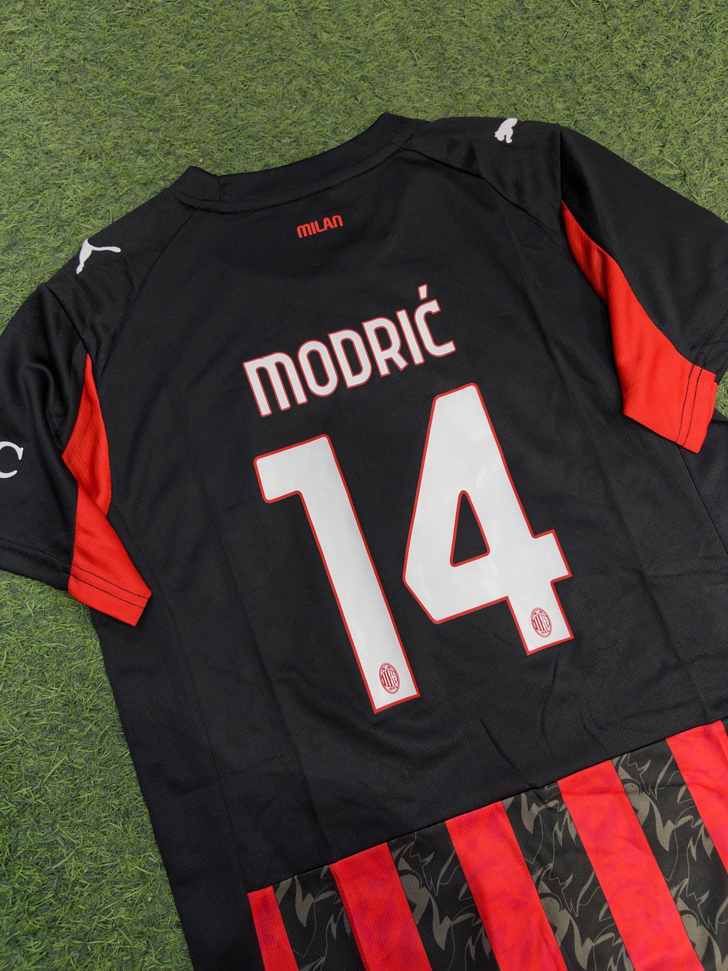 AC MILAN 25/26 NIÑO