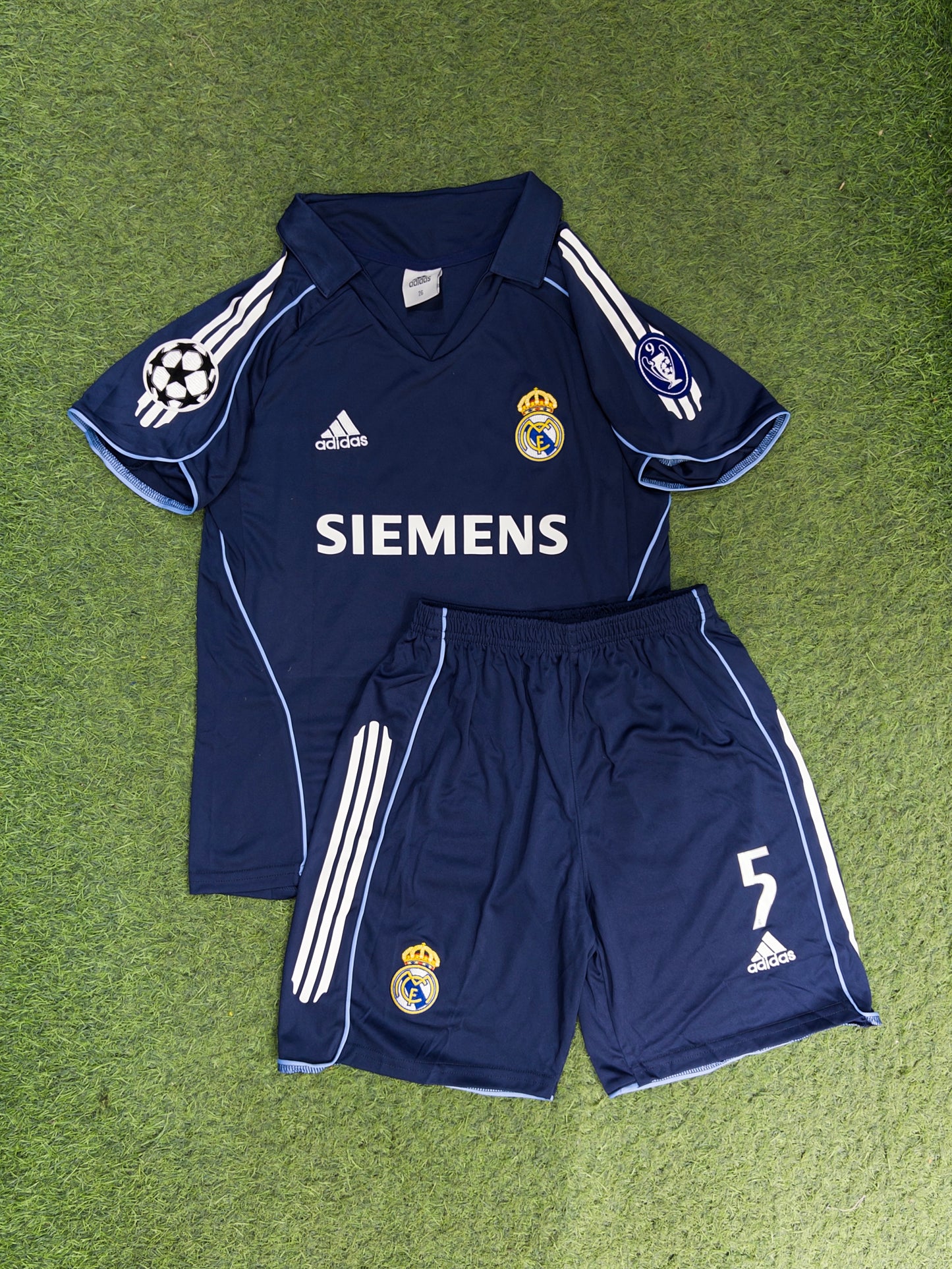 REAL MADRID VISITANTE 05/06 NIÑO