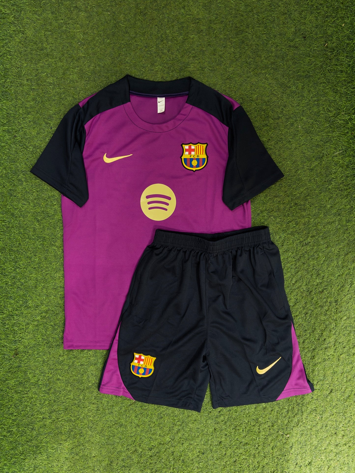 BARCELONA ENTRENAMIENTO NIÑO