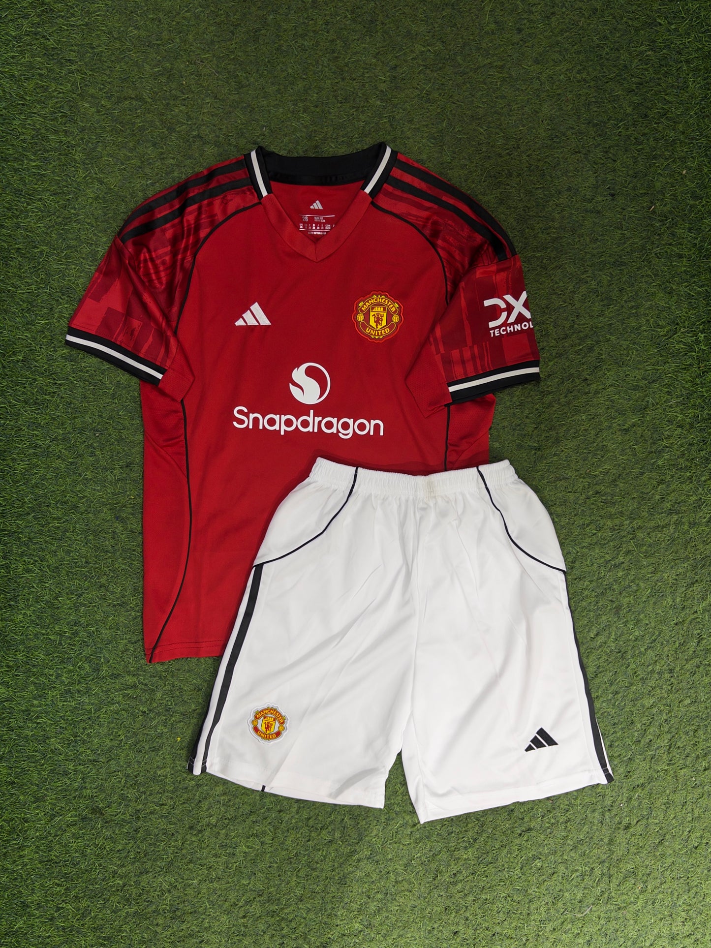 MANCHESTER UNITED 25/26 NIÑO