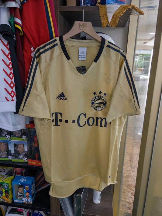 BAYERN MUNICH 04/05