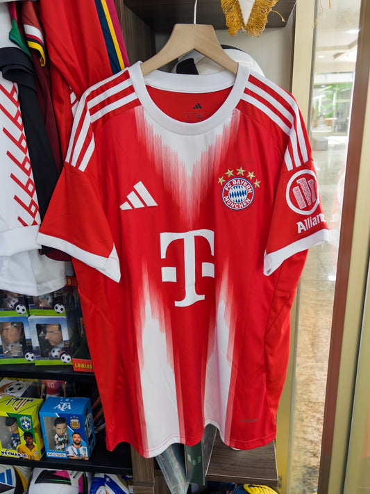 BAYERN MUNICH LOCAL 25/26