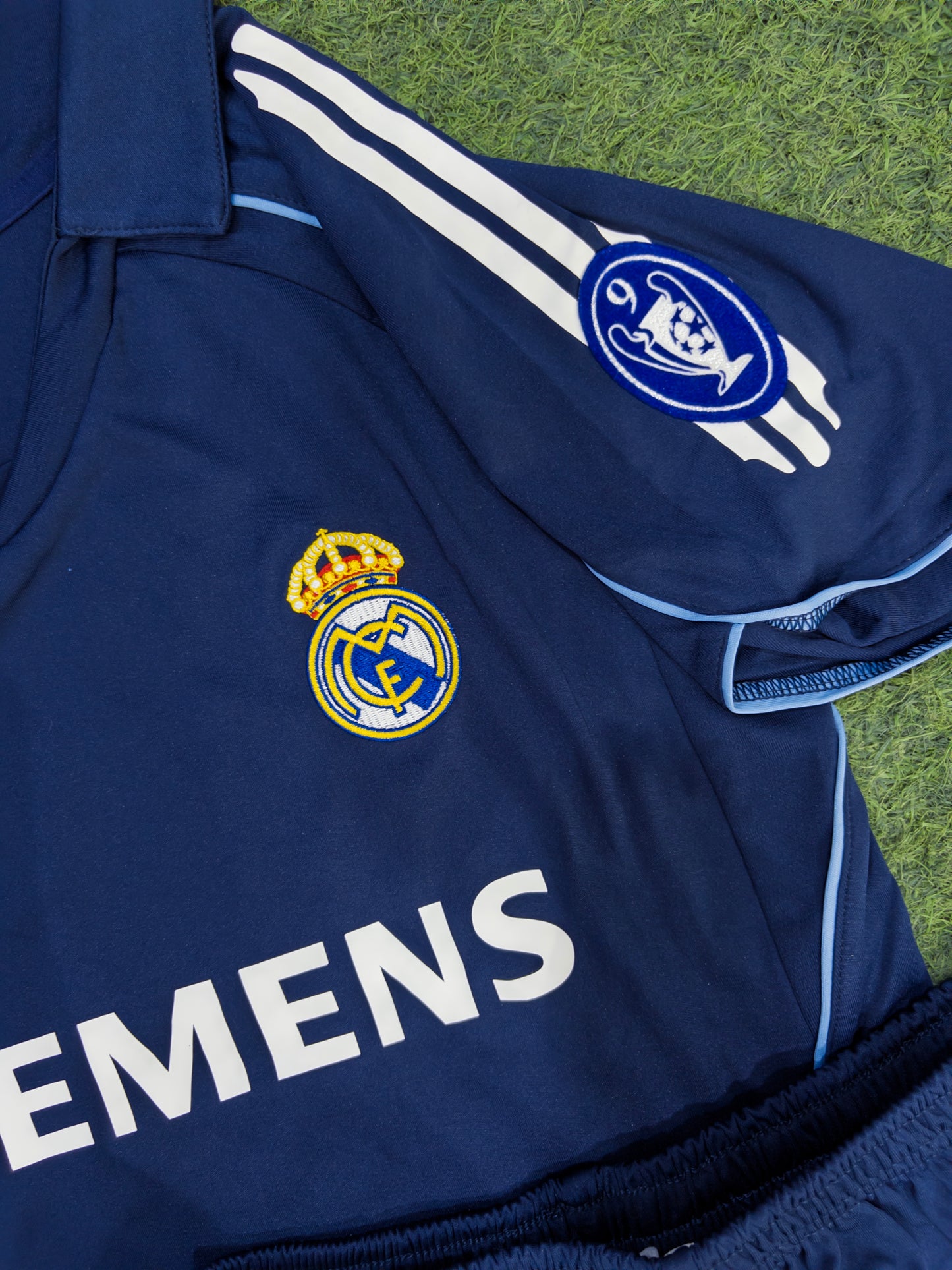 REAL MADRID VISITANTE 05/06 NIÑO