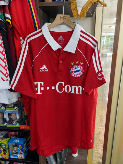 BAYERN MUNICH 05/06