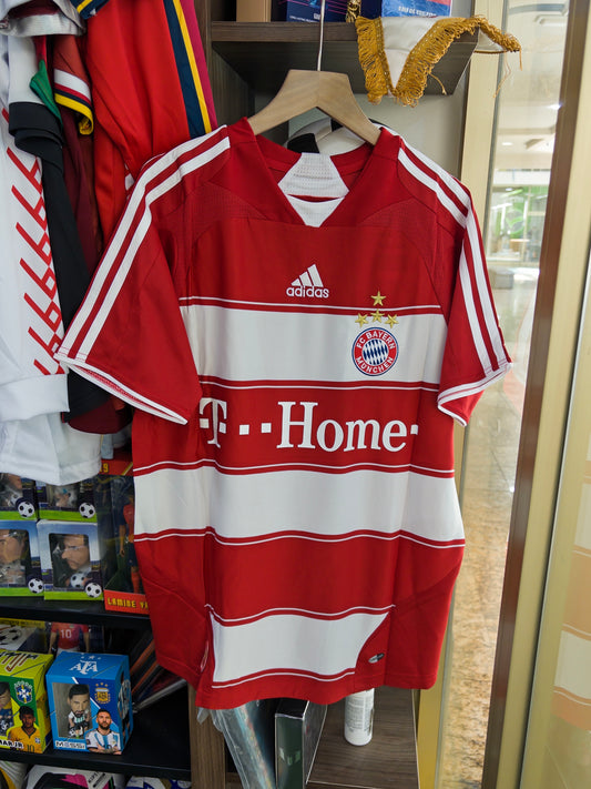 BAYERN MUNICH 10/11