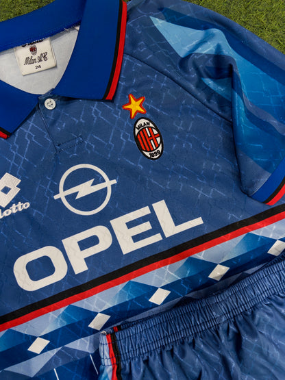 AC MILAN CUARTA 95/96 NIÑO